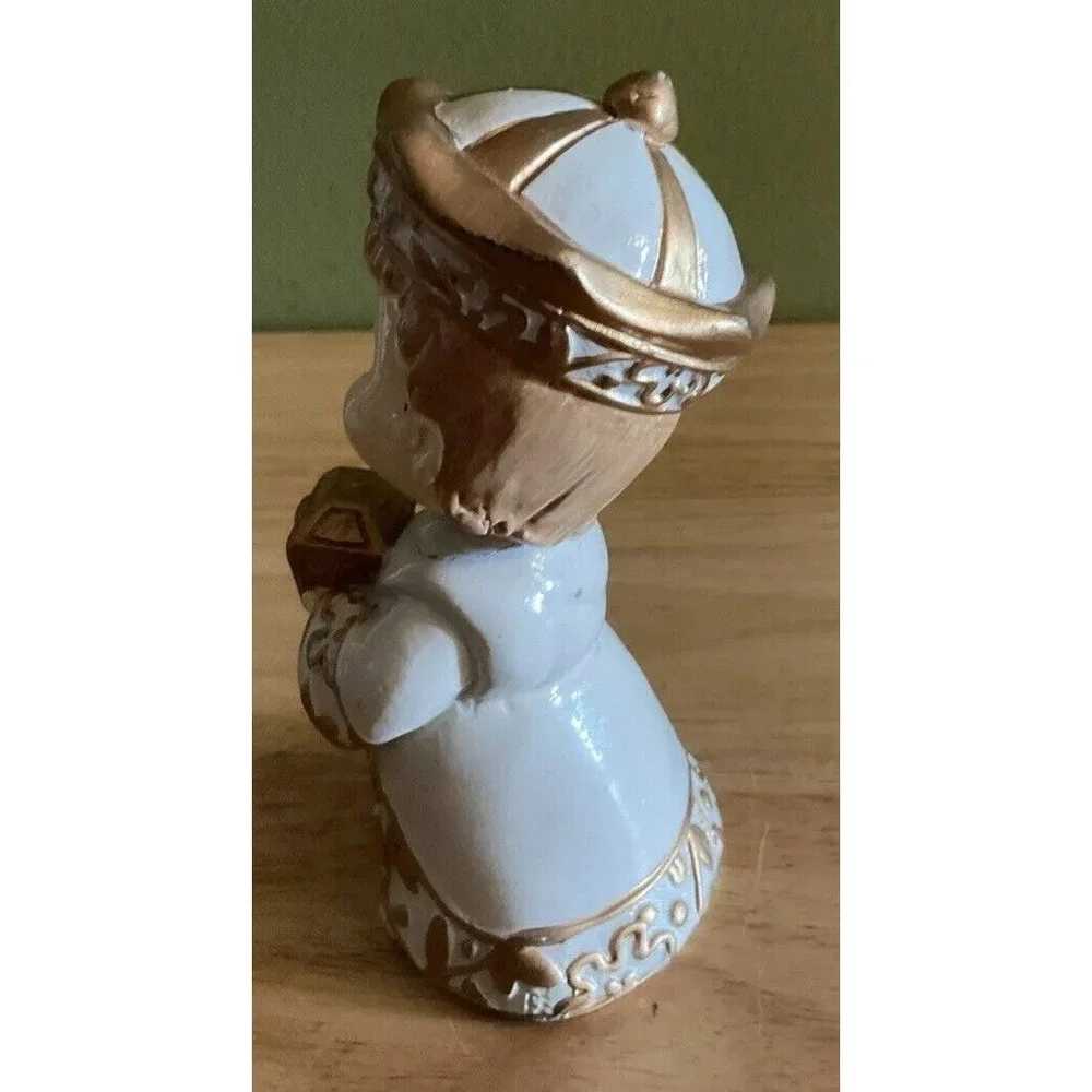 Ceramic‎ Nativity Set Small, 10 Pieces, Unbranded, White And Gold,